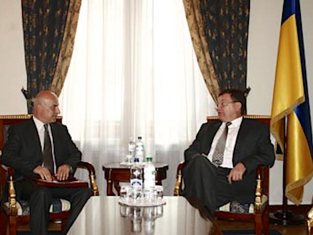 GUAM Secretary General Chechelashvili was received by the Minister of Foreign Affairs of Ukraine Grishenko
