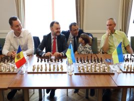 В Секретариате ГУАМ состоялся сеанс одновременной игры в шахматы