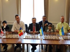 Simultaneous game chess in the GUAM Secretariat