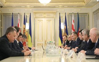 Встреча c Президентом Украины в рамках заседания Глав правительств государств-членов ГУАМ